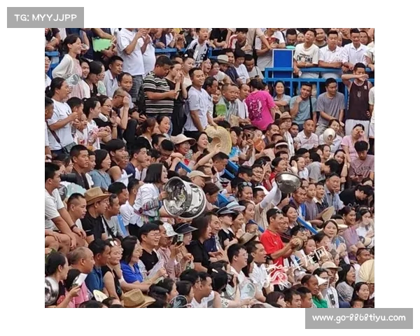 南美杯利马联盟球迷热情助威