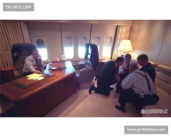 《回顾小布什得知恐袭的珍贵瞬间，才揭开谜底》